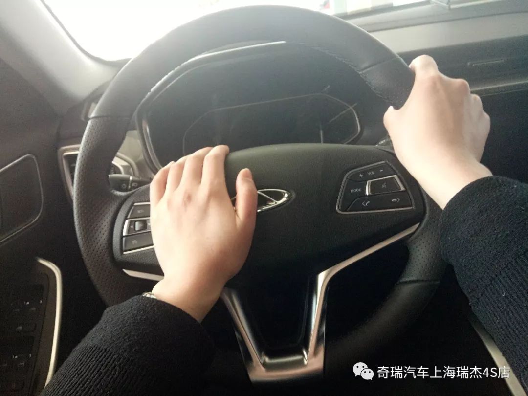 Hold The Steering Wheel Picture And HD Photos | Free Download On Lovepik