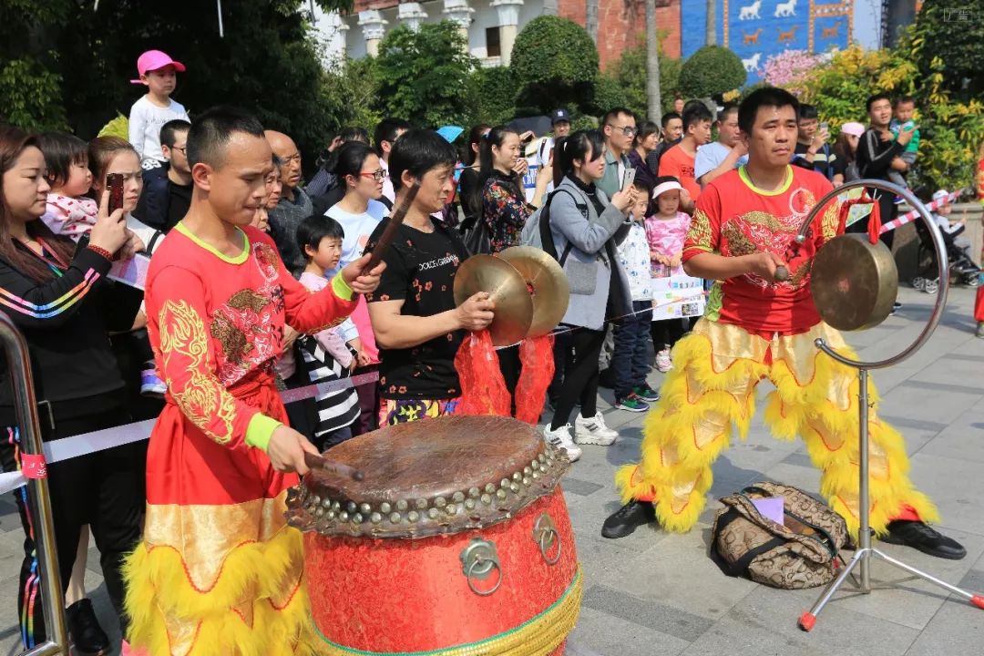 醒狮闹春,舞出火红中国年!