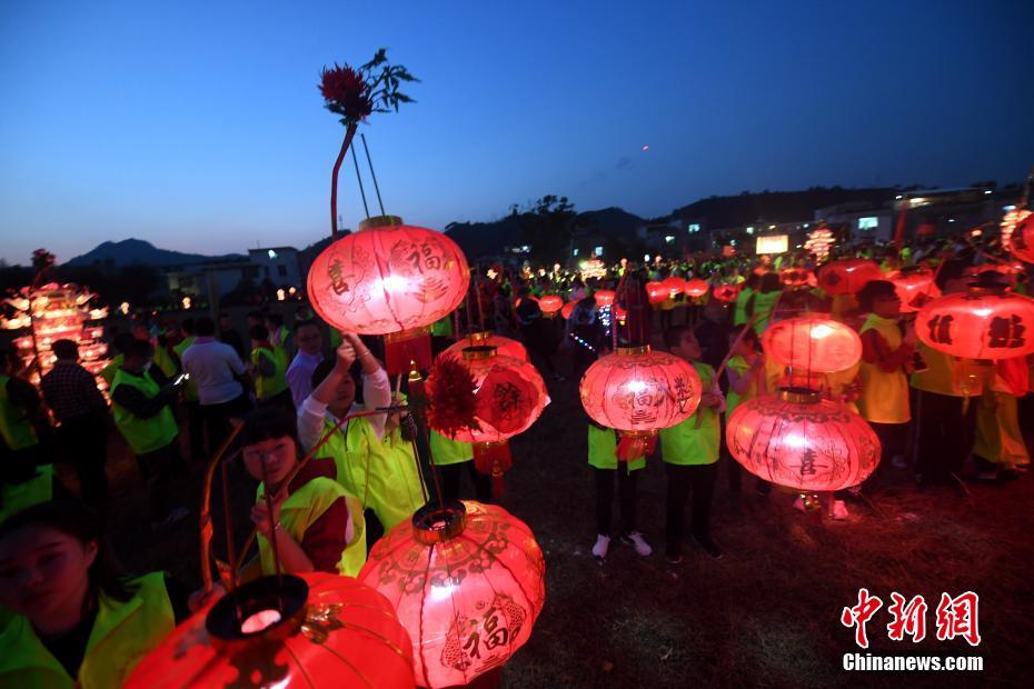 福建连城芷溪花灯——"纸包火"的奇迹