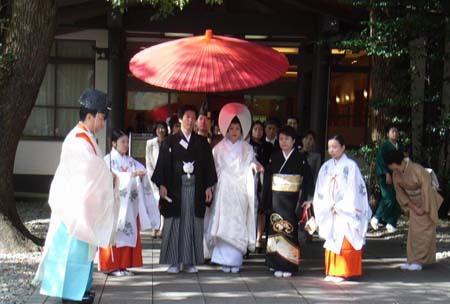 中国丧服,竟在日本成了婚礼喜服!"披麻戴孝"开心的不