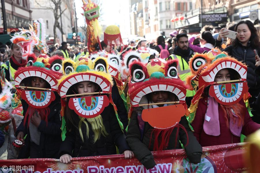 欧洲多国舞龙舞狮庆祝中国春节