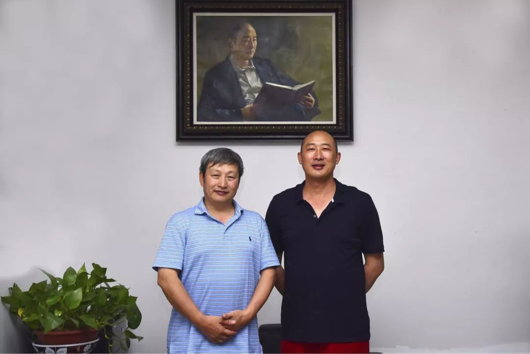 邱光顺先生(左)与潘麟导师