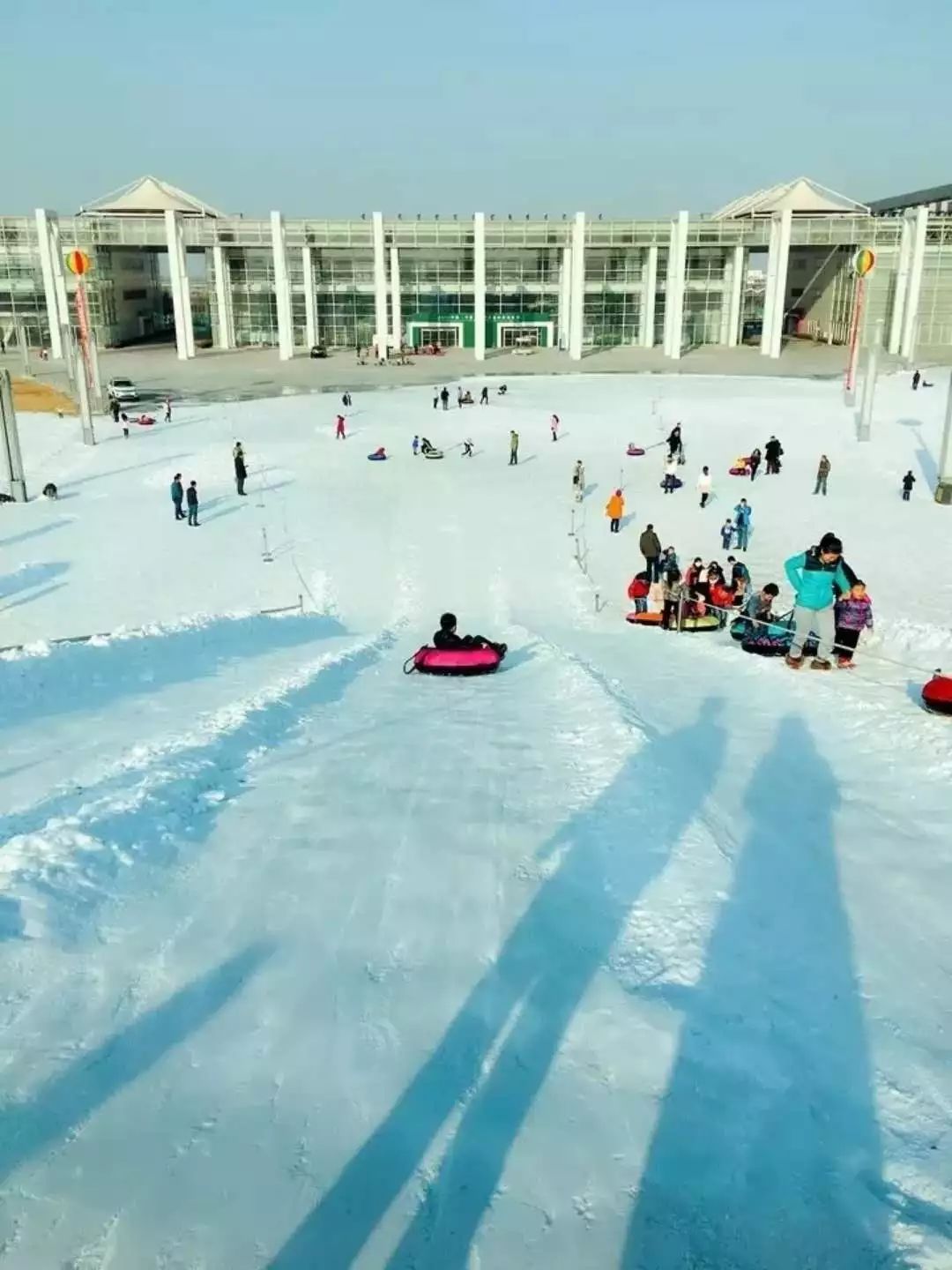 旅游 正文  宁夏阅海公园滑雪场位于阅海湖公园内,阅海公园滑雪场可算