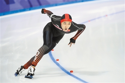 20岁的中国新锐高亭宇19日晚在平昌冬奥会速度滑冰男子500米比赛中