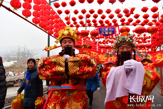 2018第三届京畿燕赵大庙会迎财神活动现场.杨晓 摄