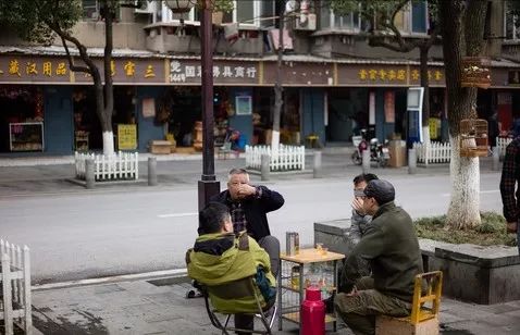 我爱归元寺香火萦绕的盛大仪式,更爱这翠微路上的庸常日夜