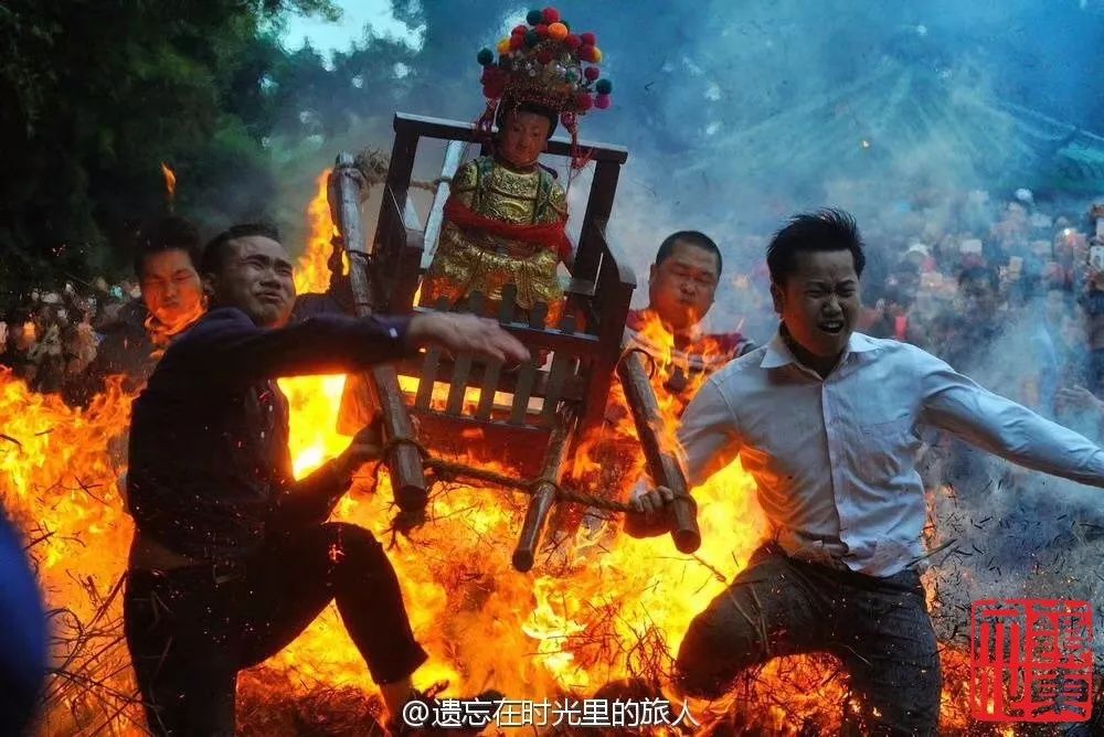 营老爷是广东省潮汕地区的民俗祭祀文化活动,潮汕人称神仙为老爷