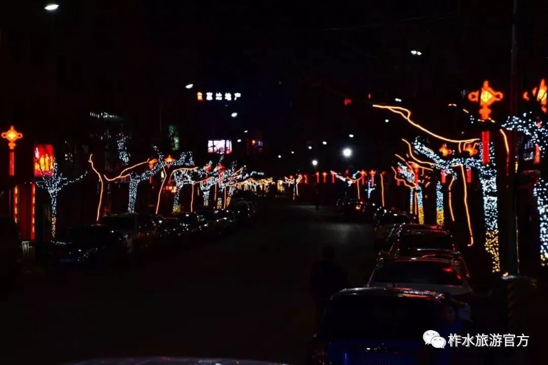 旅游 正文 柞水县城,凤凰古镇,柞水溶洞和朱家湾村节日气氛浓厚,县城