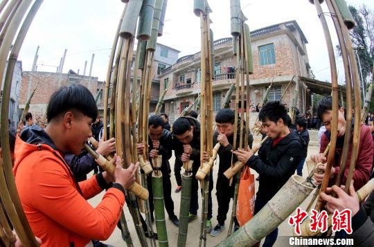 黎平县城有多少人口_黎平述洞鼓楼遇快乐老人,寨老竟然都是长寿之星,求他们(2)