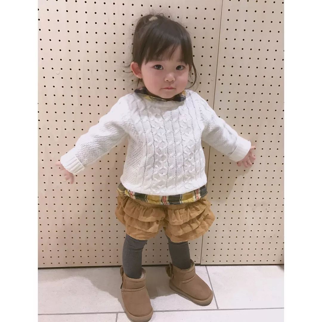 日本1岁小女孩的每日穿搭走红ins,太太太萌啦!让人想偷偷抱走