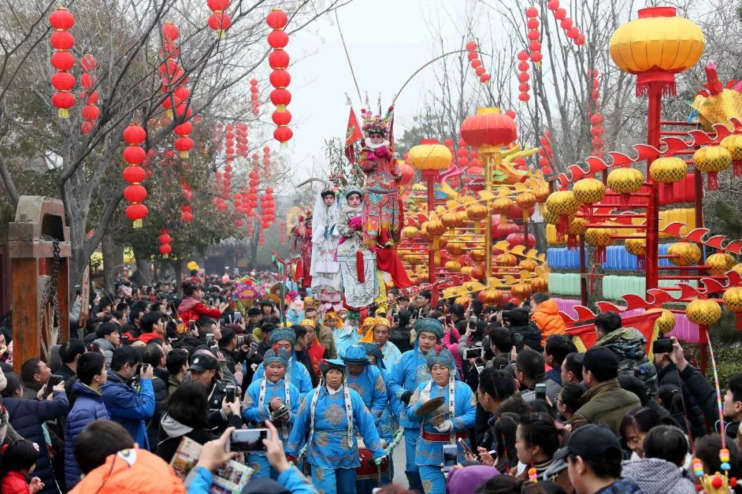 大年初一到初六(2月16日—2月21日)清明上河园共接待游客28.