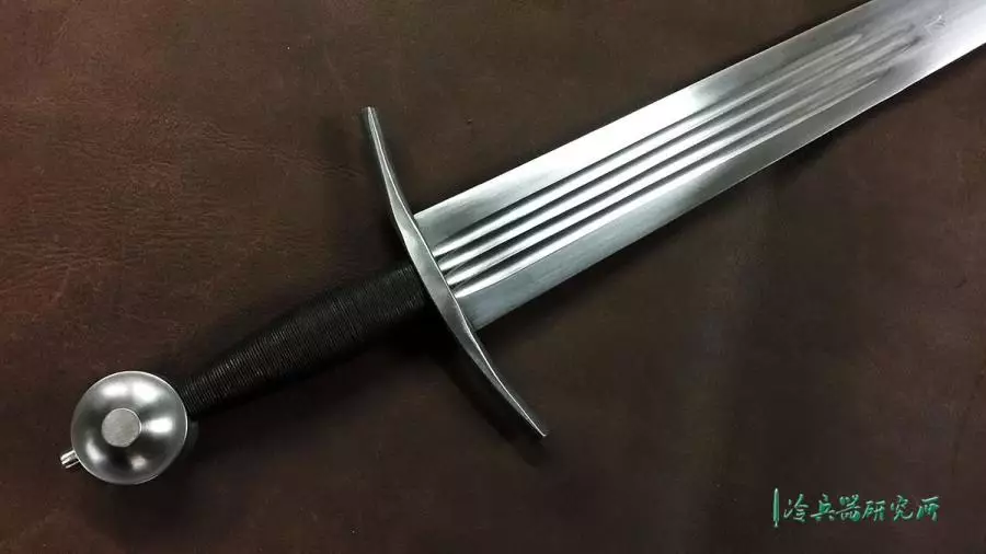 type xiv arming sword对欧洲中世纪十字剑的分类标准,出自埃瓦特