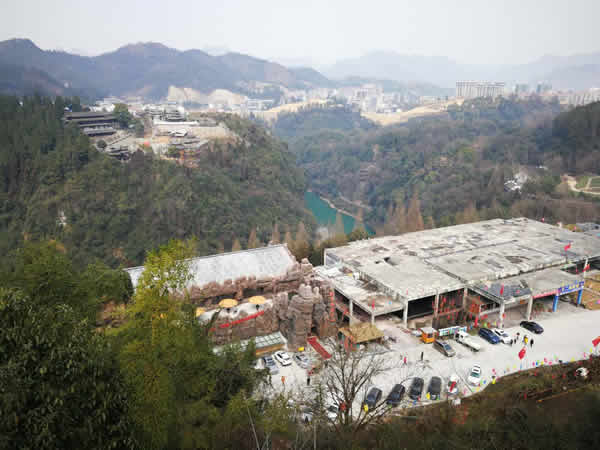 湖北恩施周边最近的温泉"永顺不二门野溪温泉"