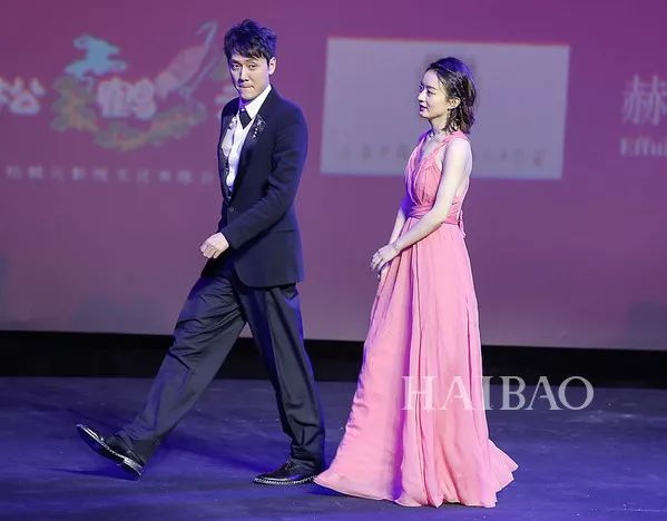 冯绍峰,赵丽颖2018年2月4日现身电影《西游记女儿国》的首映礼