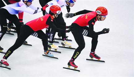 中国队在平昌冬奥会短道速滑男子5000米接力决赛中.