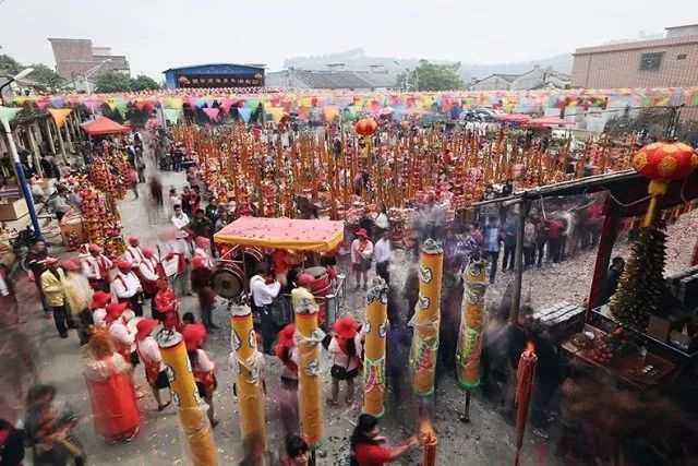 对潮汕人来说,"营老爷"还没到 就意味着年尚未过完 每家每户都在欢声