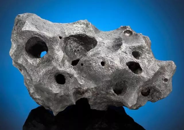 一块5万年前的陨铁，卖出了151万元的天价_手机搜狐网