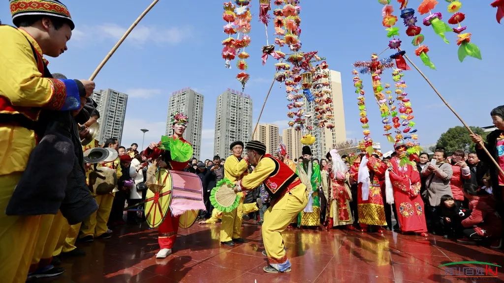 【民俗闹春】秀山花灯广场跳花灯舞龙灯