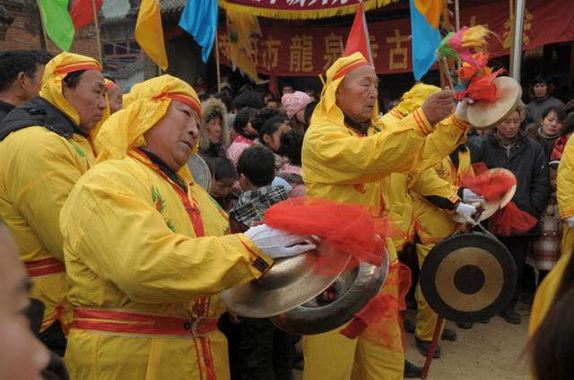 游览荥阳市龙泉寺古庙会感受传统的农村宗教风俗