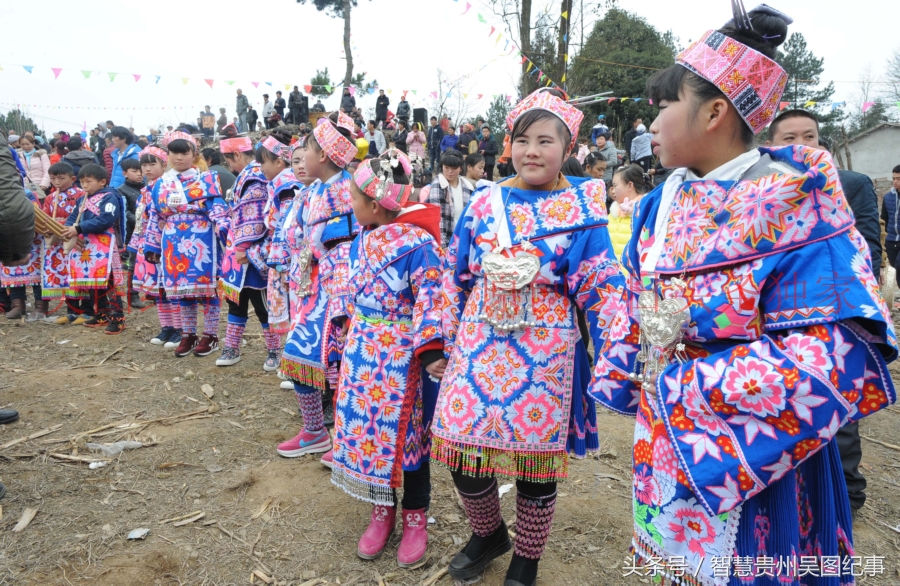 贵阳:这个村一年一度的苗族跳花场,吸引村外上万人奔来观赏