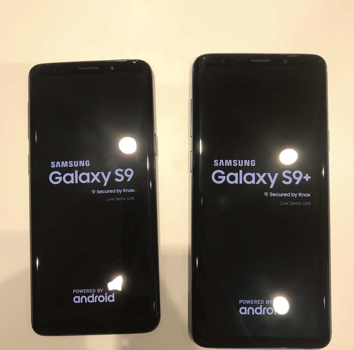 三星Galaxy S9实物曝光！比你的iPhone齐刘海好看多了？