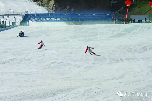 【伏牛山滑雪场】这里的雪道还是这么牛,此时不滑更待