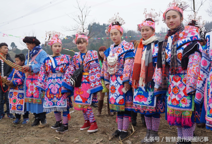 贵阳:这个村一年一度的苗族跳花场,吸引村外上万人奔