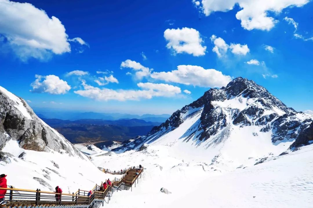 云南的雪山不一般,除了醉人的美景,还有动人的故事!