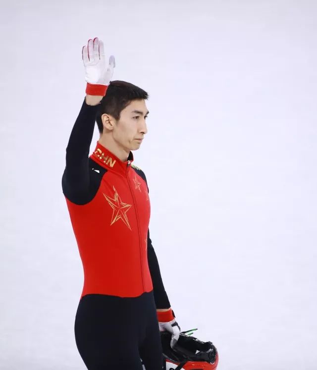 平昌冬奥闪耀中国红!武大靖奋勇夺首金!