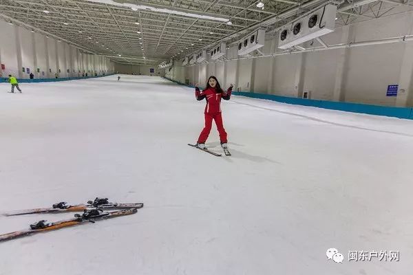 避暑天堂"美誉的文成县石垟林场森林公园境内,天鹅堡滑雪场是天鹅堡