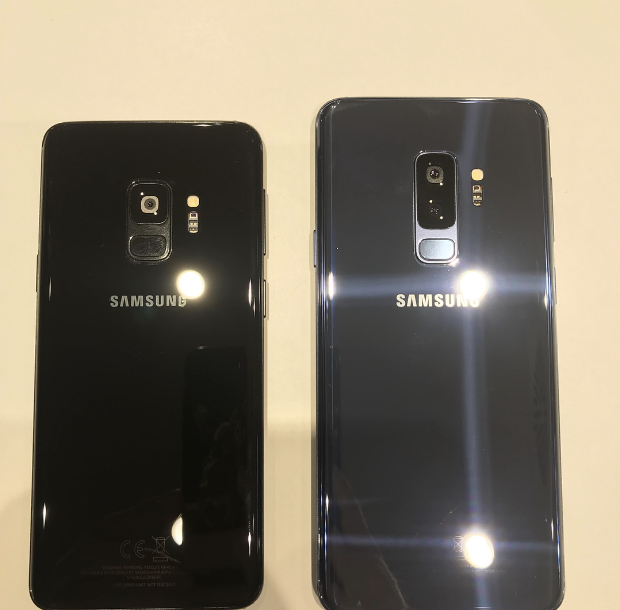 三星Galaxy S9实物曝光！比你的iPhone齐刘海好看多了？