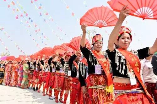 2018中国德宏景颇族国际目瑙纵歌节启幕,还有影展不能错过