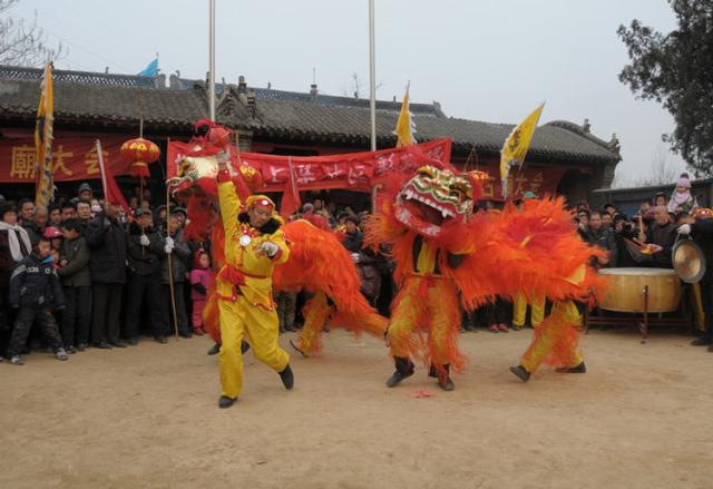 游览荥阳市龙泉寺古庙会 感受传统的农村宗教风俗