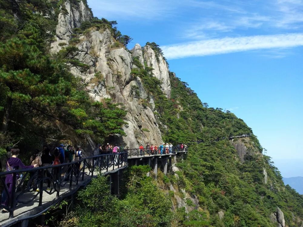 峡河村人口_花峡峪村(2)