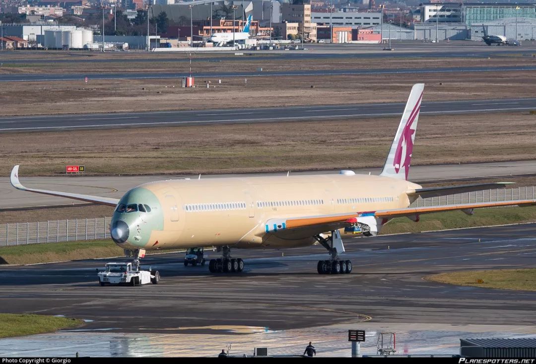 本周,卡塔尔航空第一架a350-1000交付了.