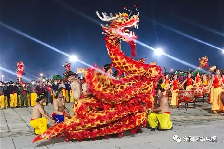 高清美图宾阳炮龙炸响全世界2018年炮龙节百龙舞宾州炮龙广场开光仪式