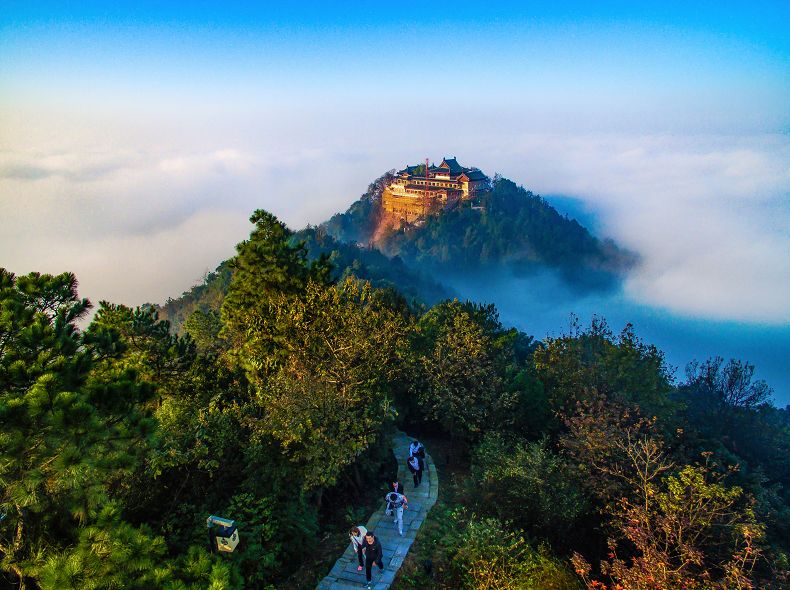 中建昭山印象:风尘起,别让故乡成为轻易路过的地方