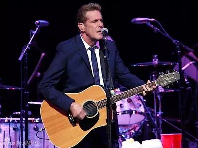 美国老鹰乐队主唱格列·弗雷(glenn frey)因病去世,享年67岁.