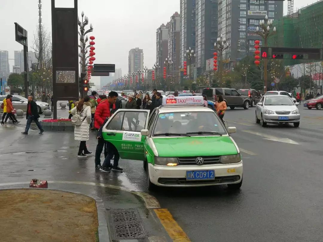 内江城区的出租车在春节期间(国家法定假日时间)单独定价,市运管处