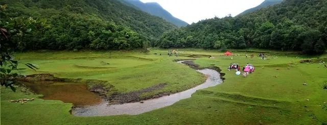 旅游 正文  小箐口是一个人迹罕至未经开发的自然景区,它还有一个美丽