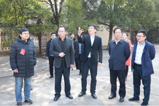 【今日头条】开学第一天,徐平观副市长,杨志刚局长检查指导开学工作