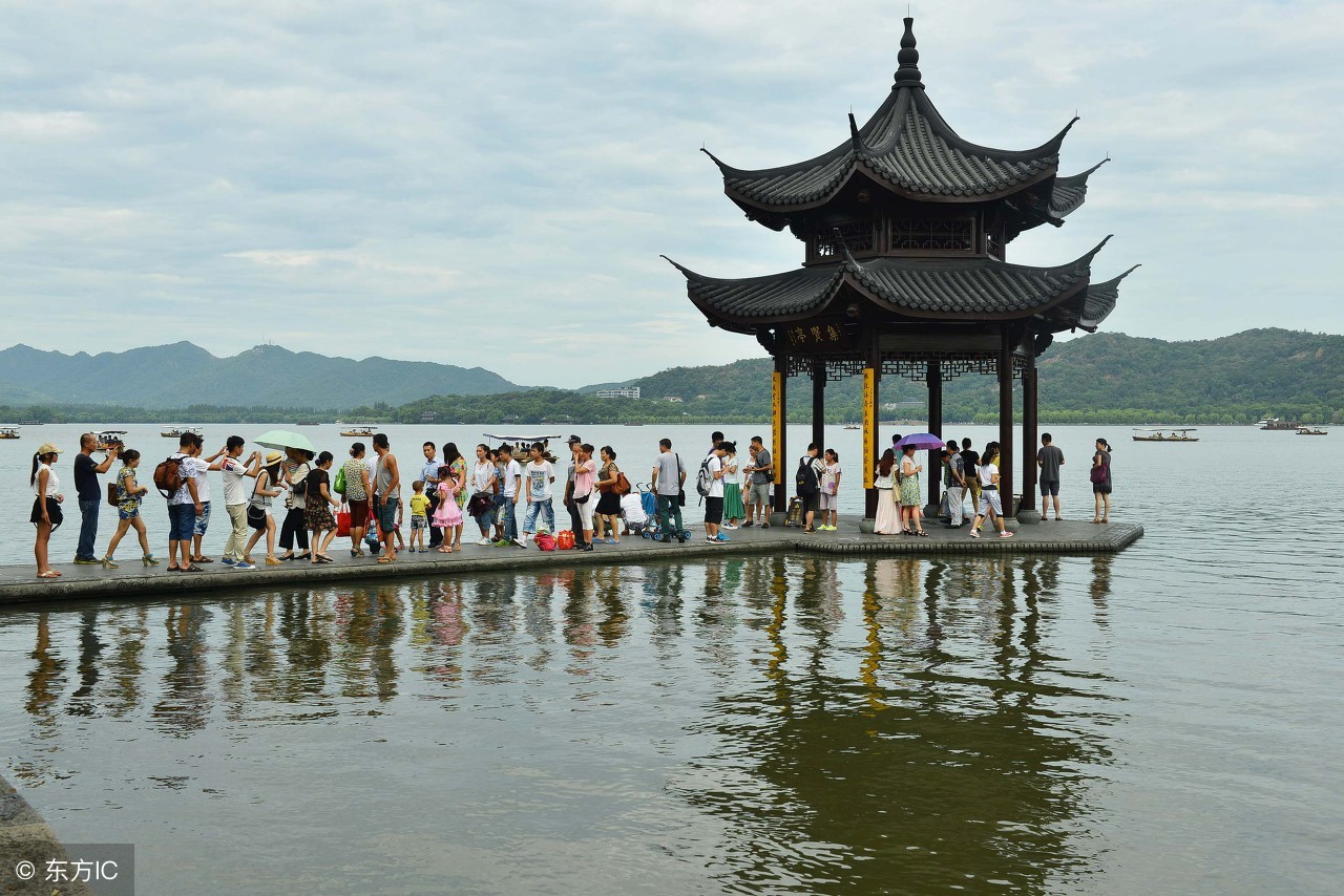 第三名是浙江的杭州西湖风景名胜区.(图片来自东方ic)
