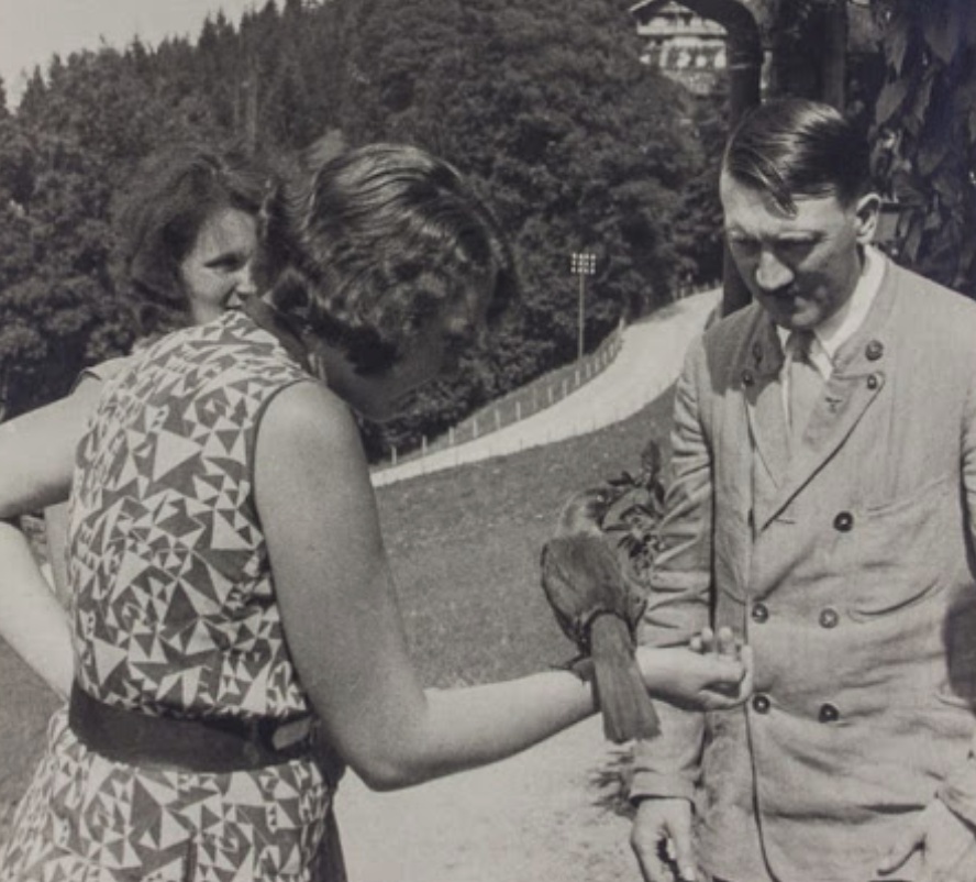 老照片:希特勒和他的"初恋情人"