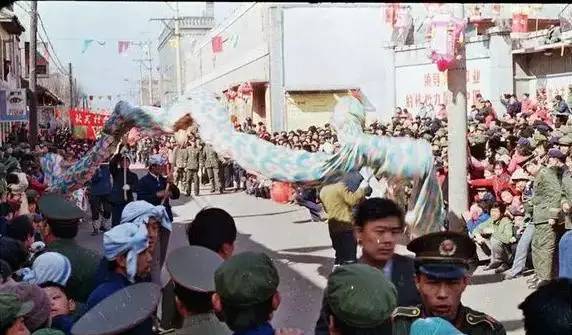 70年代人口中的年味_70年代儿时年味图片