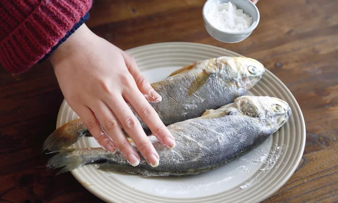 【旮旯美食】做鱼这个步骤不能少,让你吃不出鱼腥味