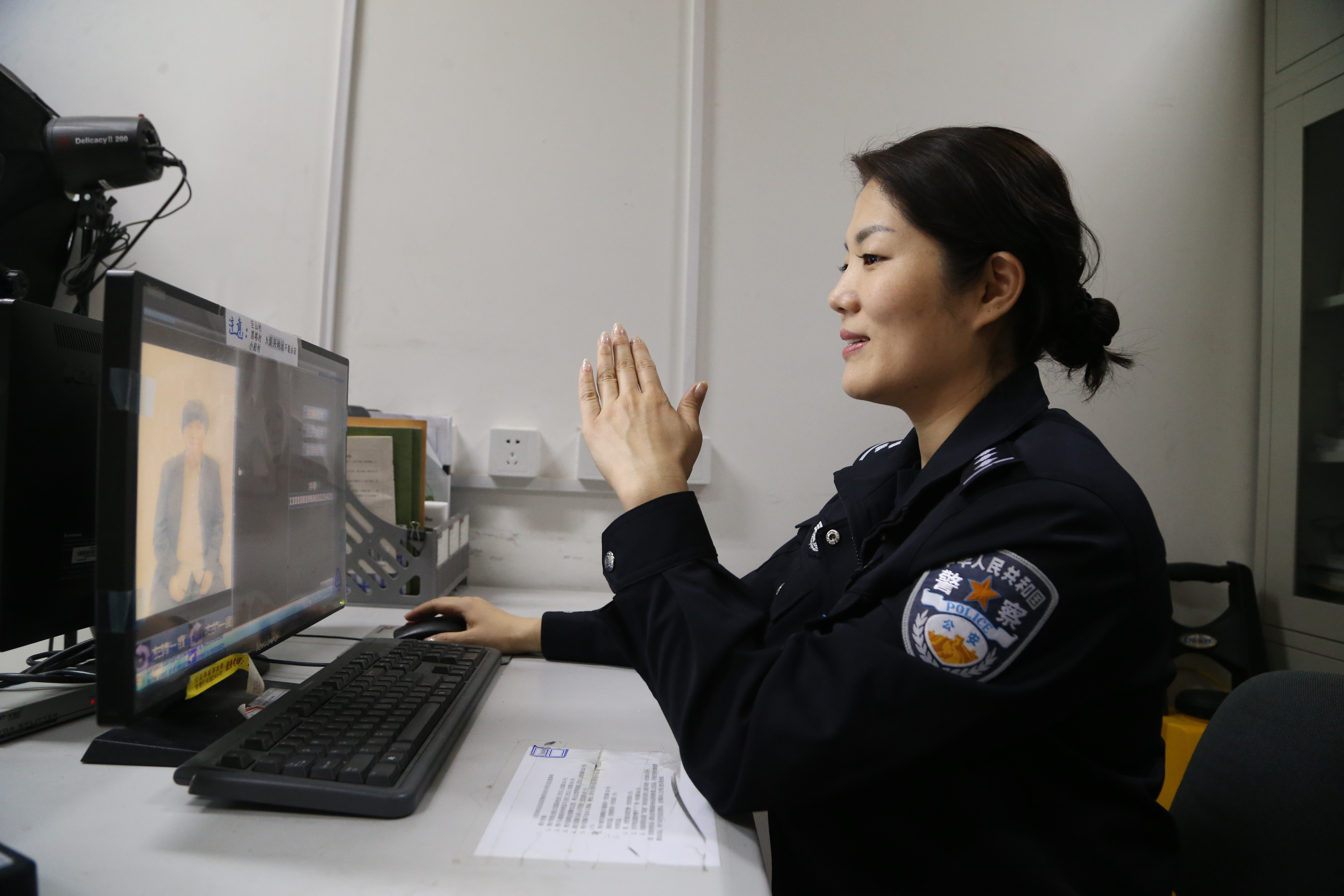 为首都警花点赞:北京市公安局海淀分局优秀女民警许贺杰