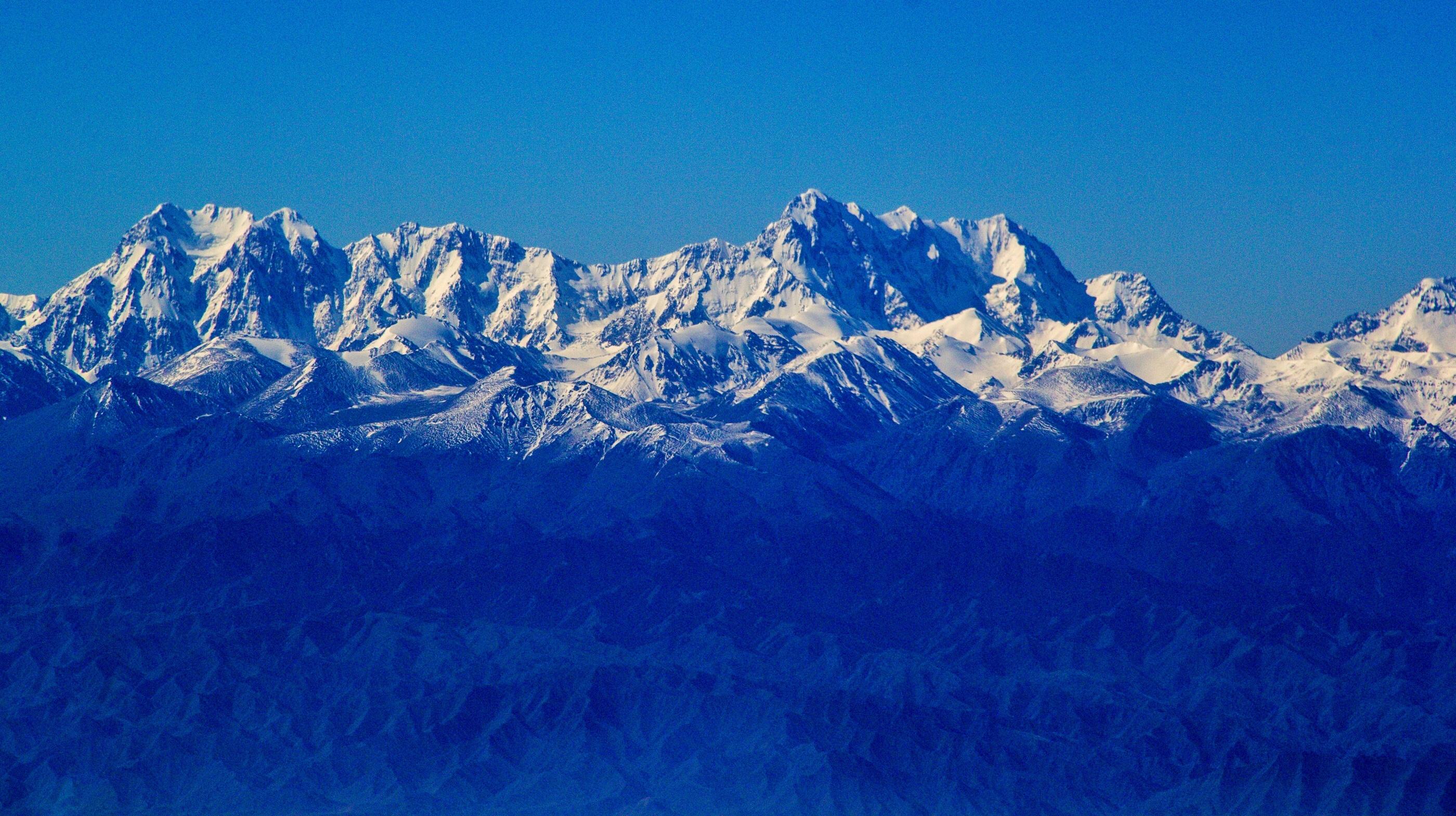 新疆曾下令天山博格达峰禁止攀登 可是为什么