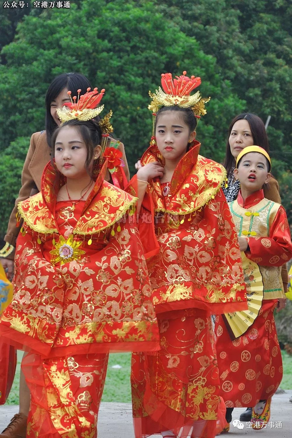 潮汕古装美女,揭阳某地九年一度恭迎"妈祖"出巡,转了