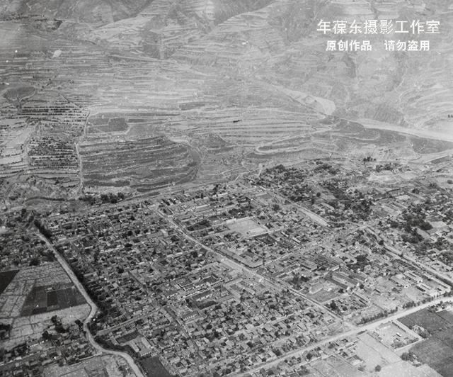 40多年前的甘肃陇南礼县城航拍照片全网首发