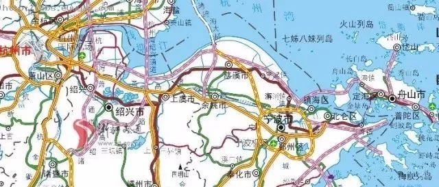 甬高速公路,起点位于杭州绕城下沙枢纽,终点位于宁波穿山疏港柴桥枢纽